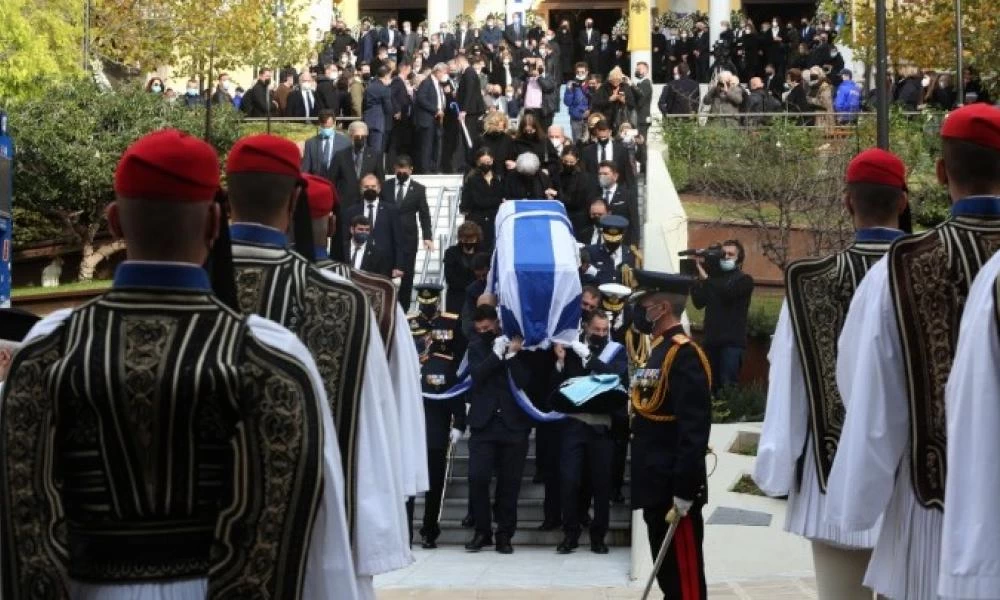 Κάρολος Παπούλιας: Με τιμές αρχηγού κράτους η ταφή του σήμερα στα Ιωάννινα